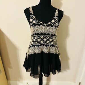 A’REVE Sheer Shell Top S